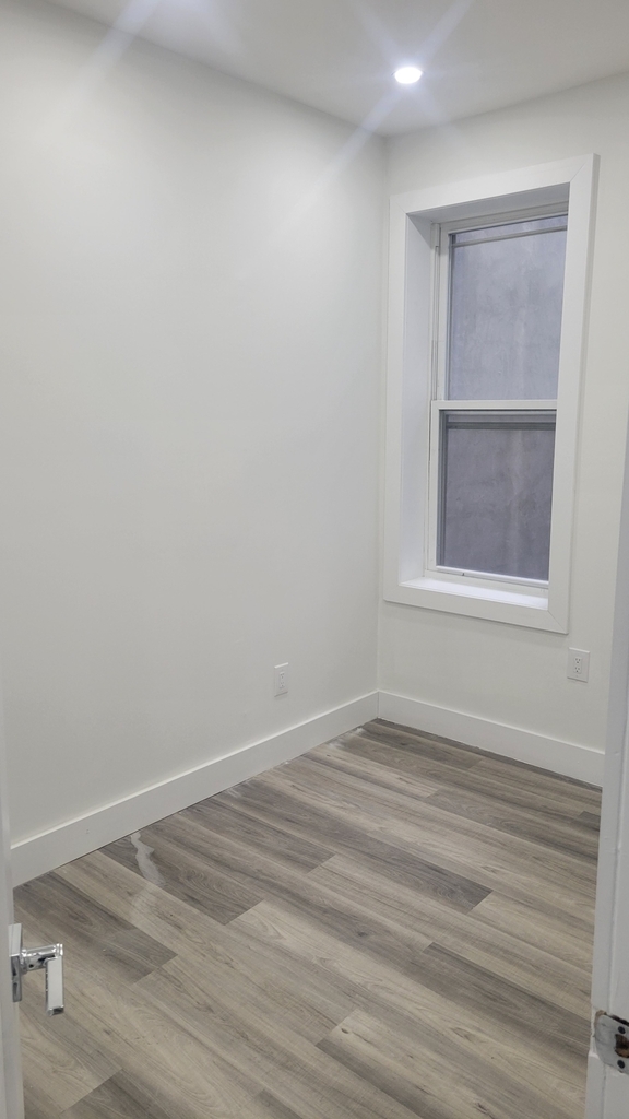 709 Dekalb Avenue - Photo 4