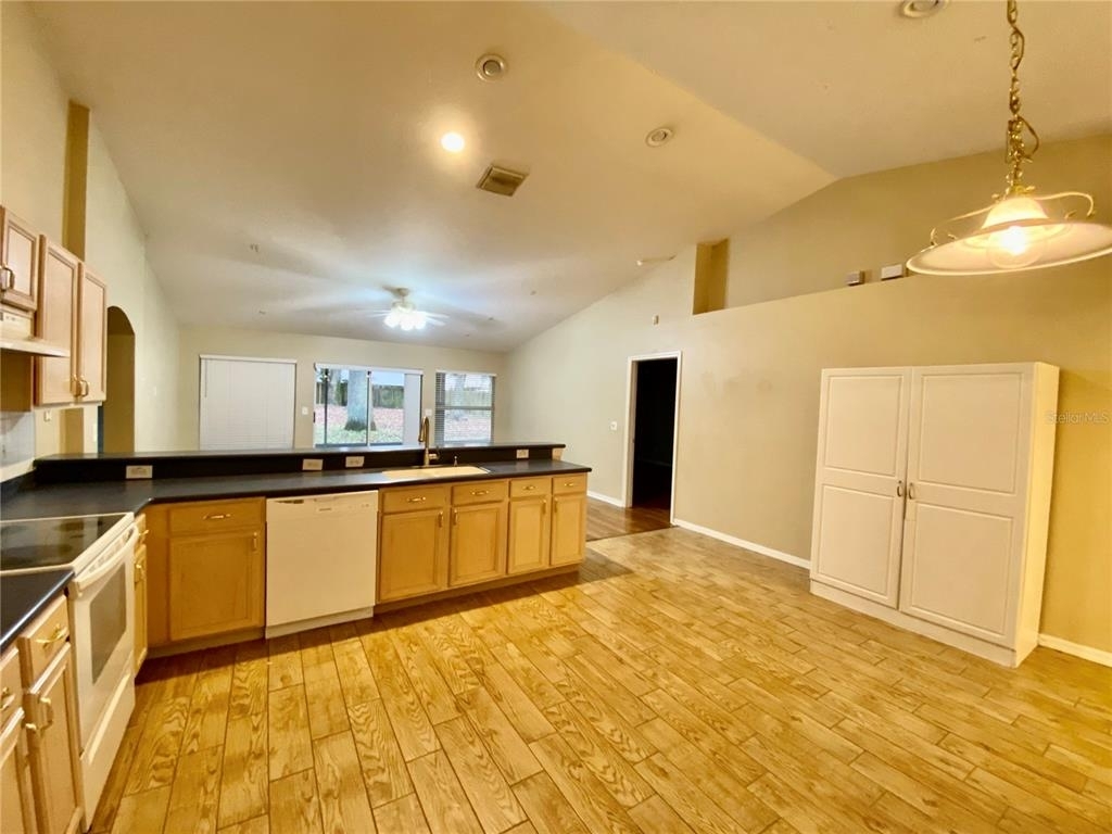 16208 Swenson Terrace - Photo 10