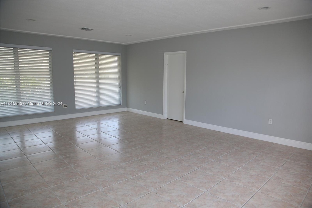 1450 Sw 20th Ct - Photo 5