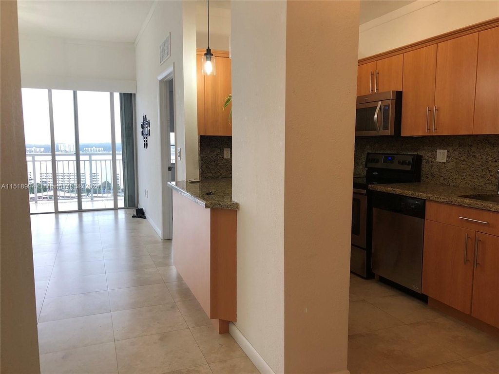 18081 Biscayne Blvd - Photo 16