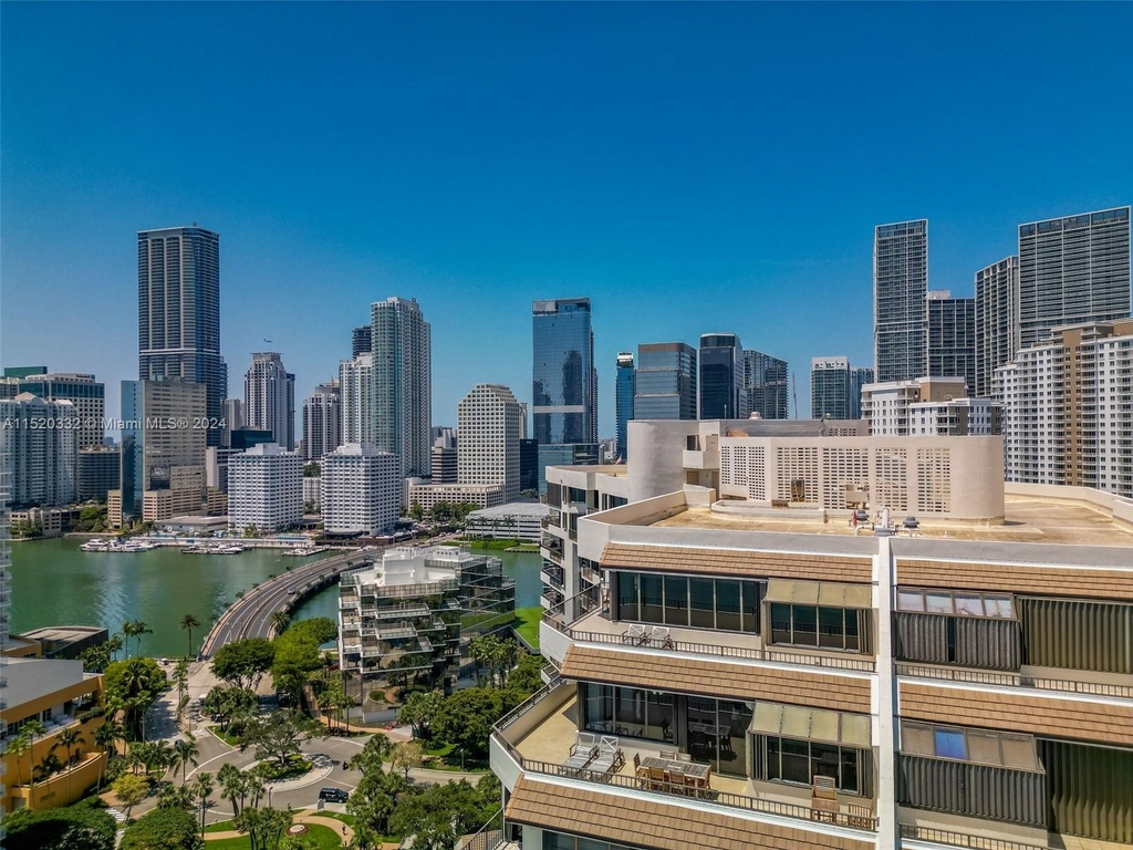 520 Brickell Key Dr - Photo 44