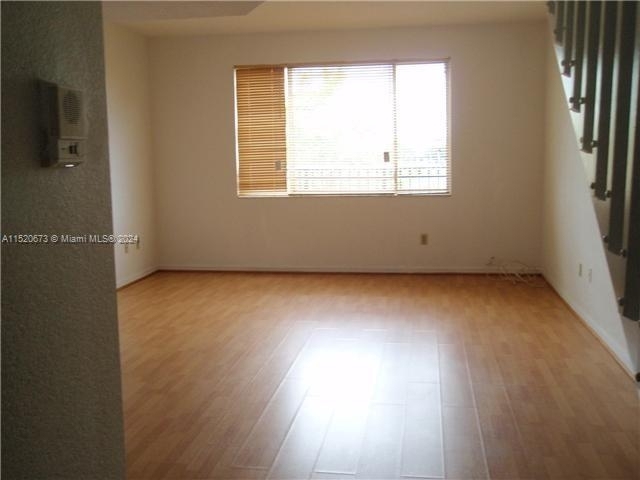 711 Sw 148th Ave - Photo 2