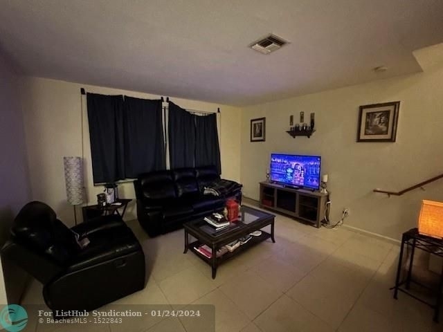 10547 Nw 57th St - Photo 4