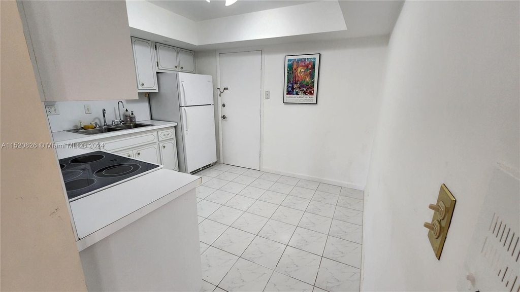 10150 Collins Ave - Photo 8