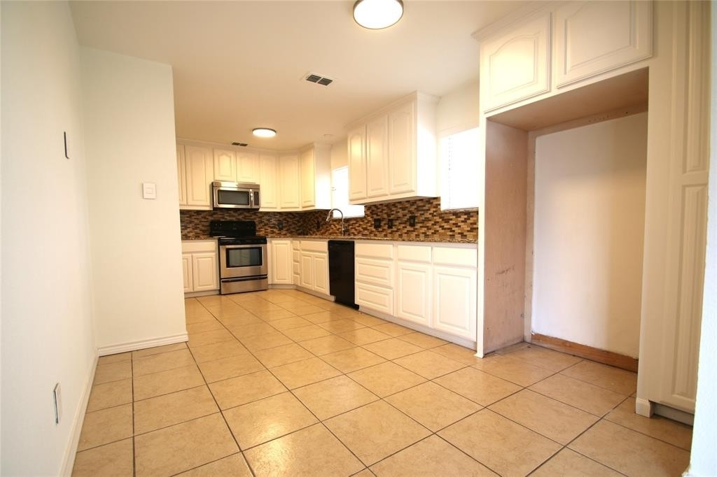 5036 Diaz Avenue - Photo 3