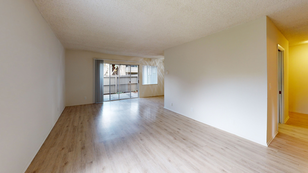 575 S. Rengstorff Avenue - Photo 2