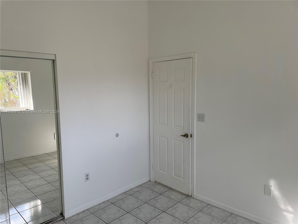 331 Ne 212th St - Photo 10