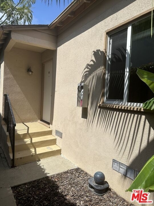 1434 Stanford St - Photo 5