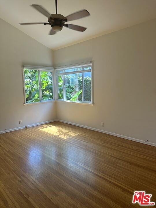 1434 Stanford St - Photo 30