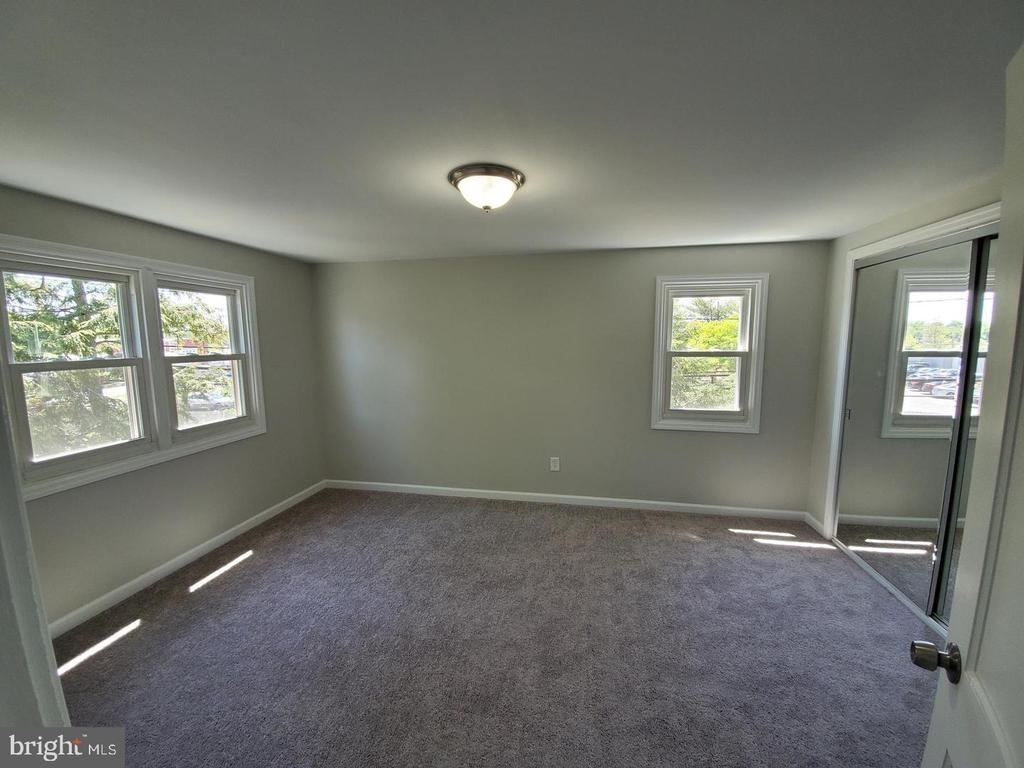 1060 Farragut Rd - Photo 8