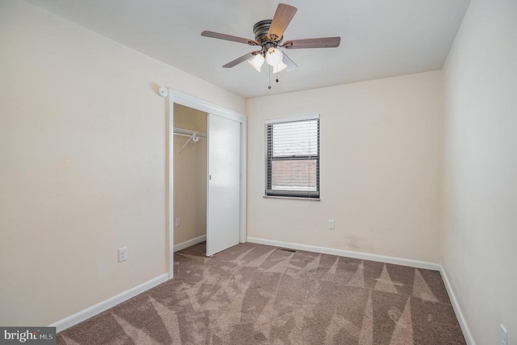 564 W Caracas Ave - Photo 13