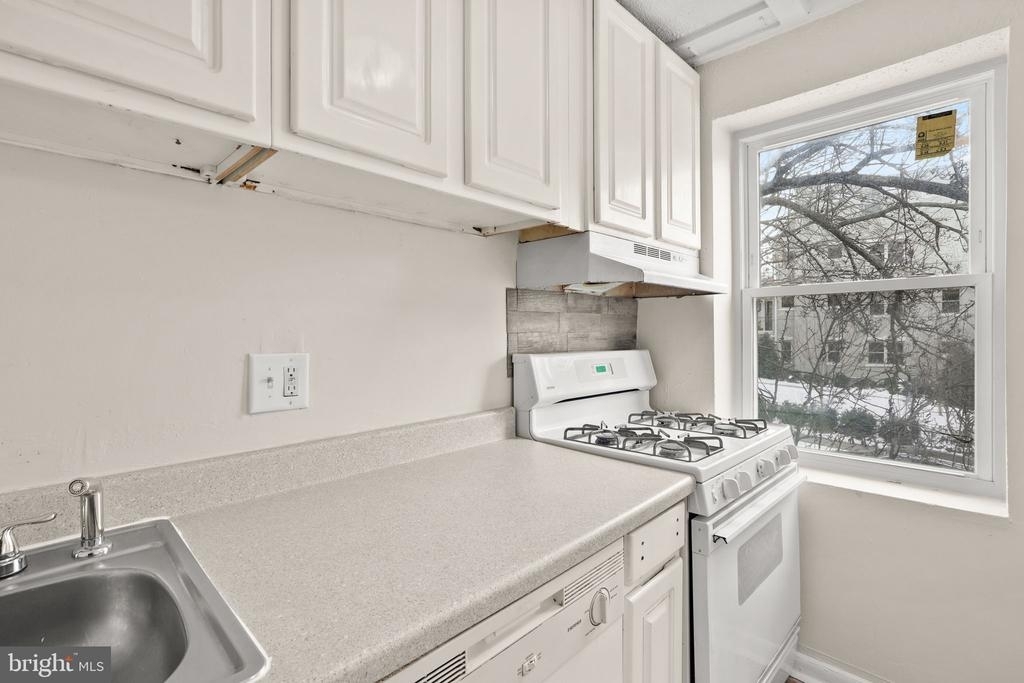 4100 14th St Nw - Photo 9