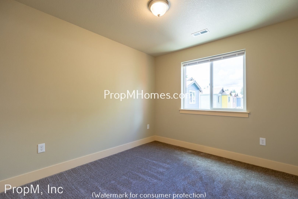 5922 Se 136th Avenue - Photo 17