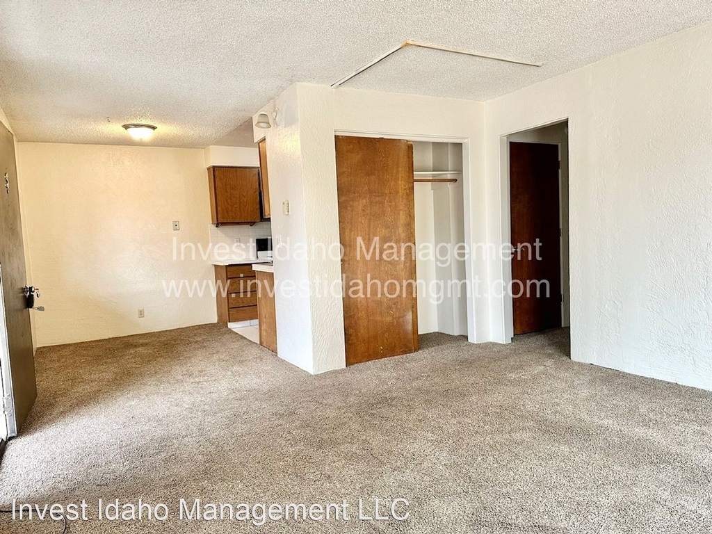 222 Jackson Street - Photo 2