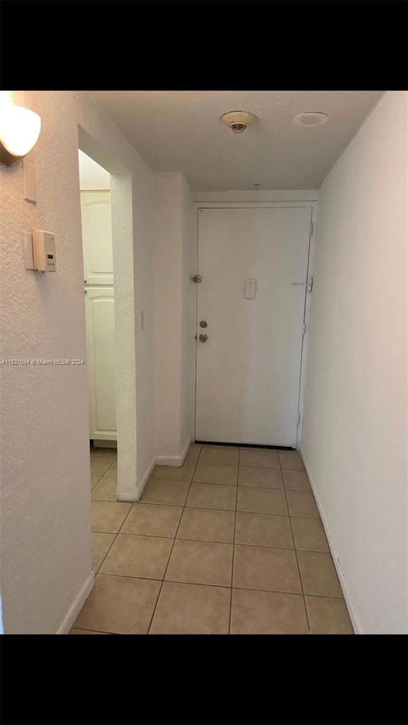 19380 Collins Ave - Photo 4