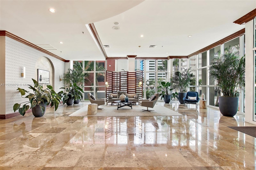 1111 Brickell Bay Dr - Photo 32