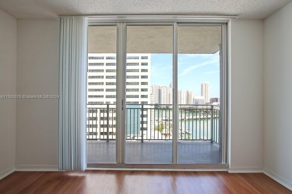 1111 Brickell Bay Dr - Photo 4