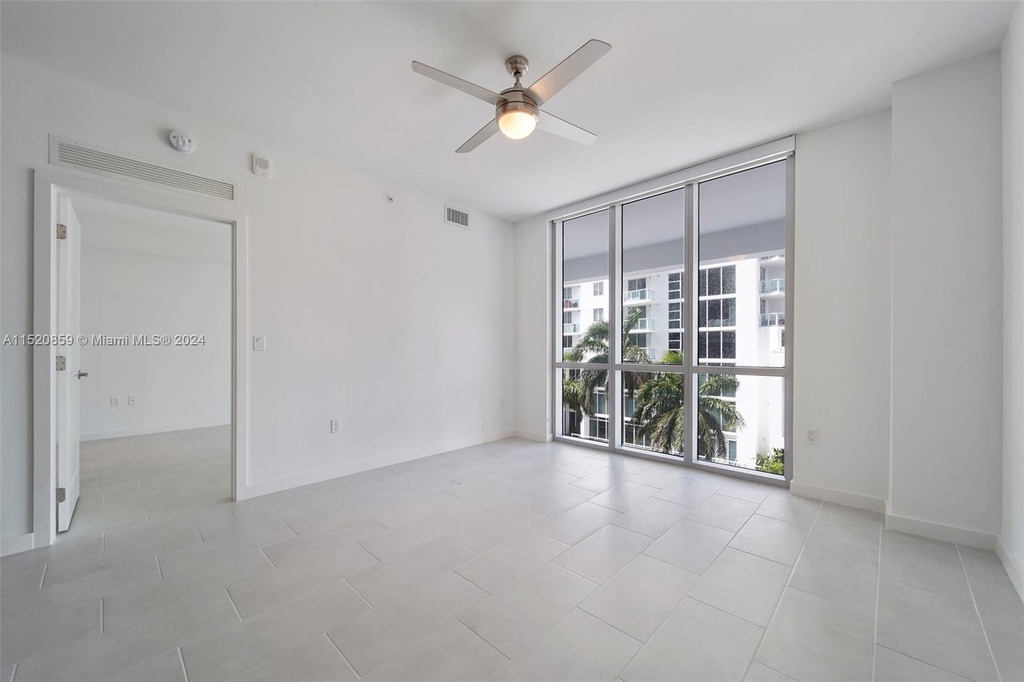 2150 N Bayshore Dr - Photo 6