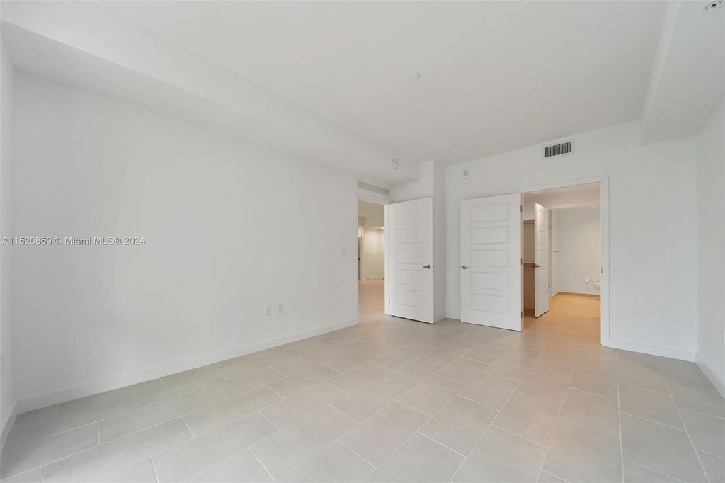 2150 N Bayshore Dr - Photo 15