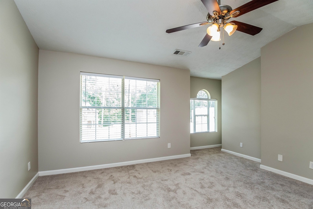 1305 Sandybrook - Photo 10