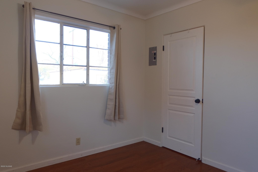 1311 E Water Street - Photo 16