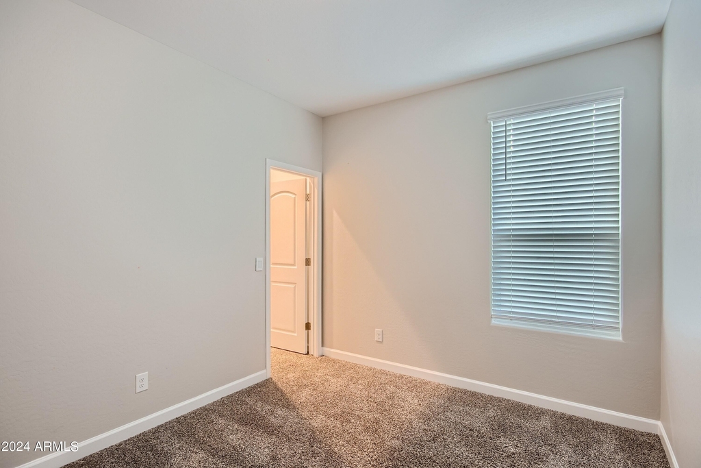 38137 W Nina Street - Photo 17