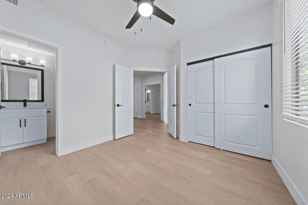 222 W Clarendon Avenue - Photo 10