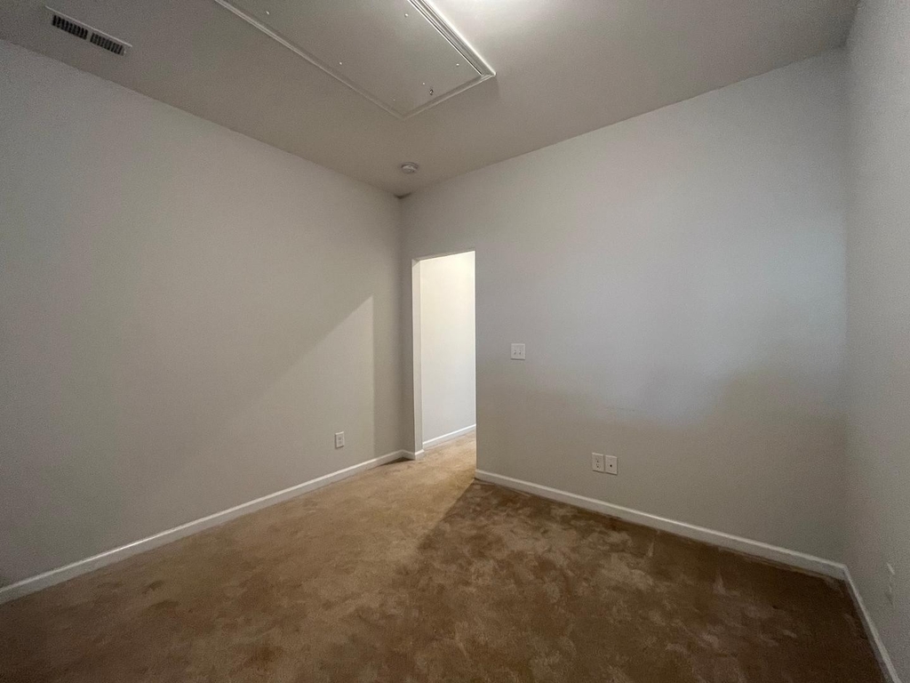 1063 Fitchie Place - Photo 14