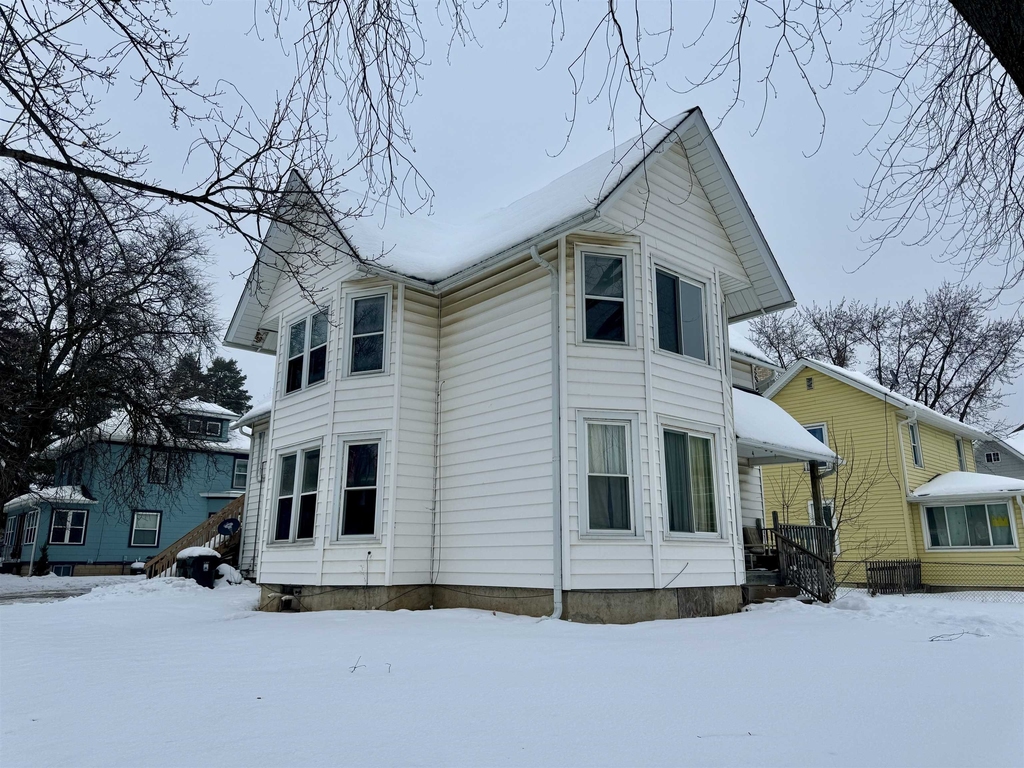 128 W Main - Photo 1