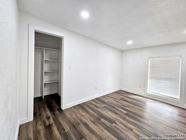 1445 Hillview Ave - Photo 12