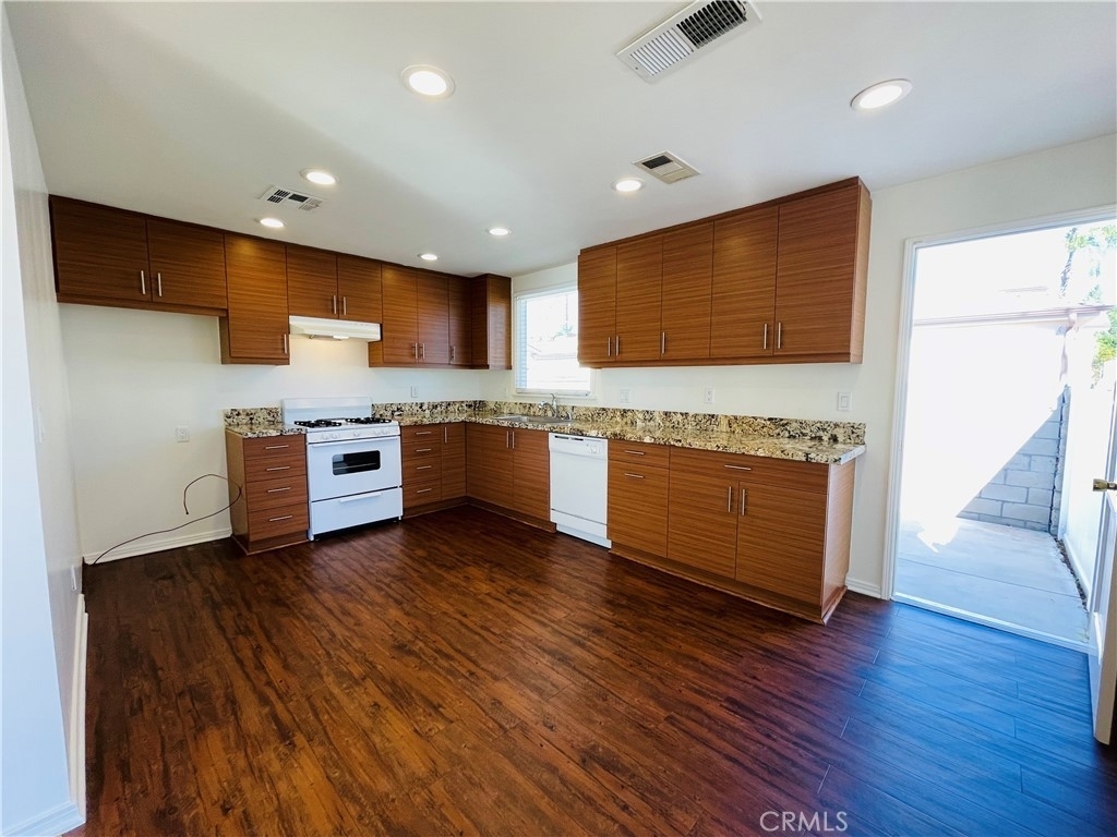 8465 Quartz Avenue - Photo 2