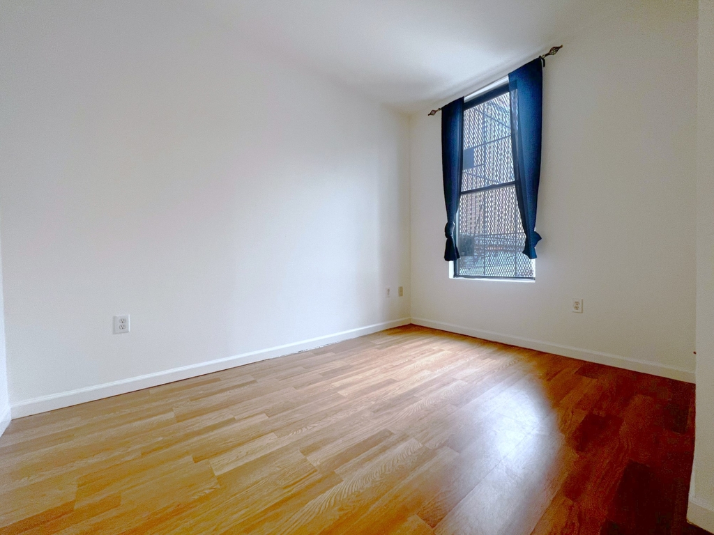 261 West 126th Street - Photo 4