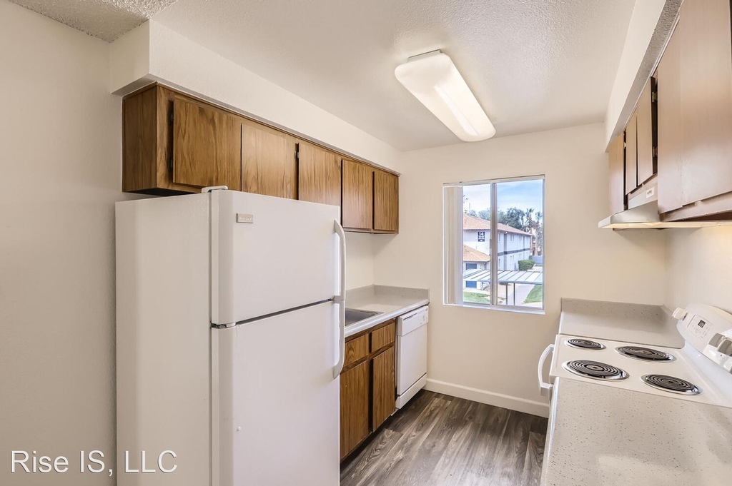 1031 S Stewart - Photo 1