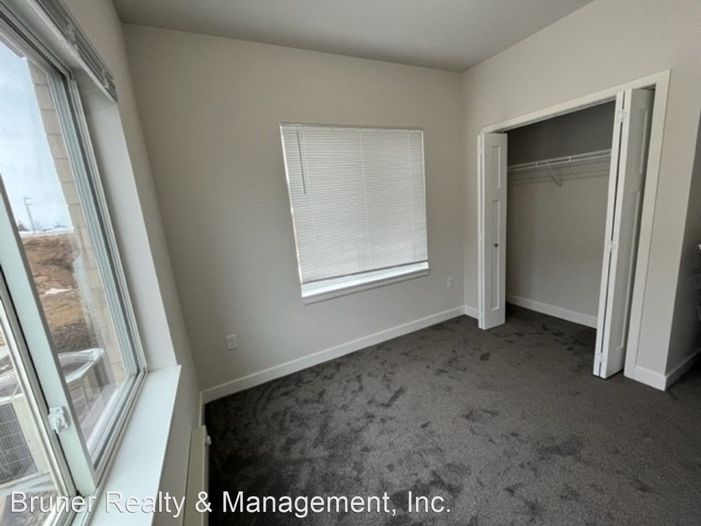 1400 N Windsor Ave - Photo 11