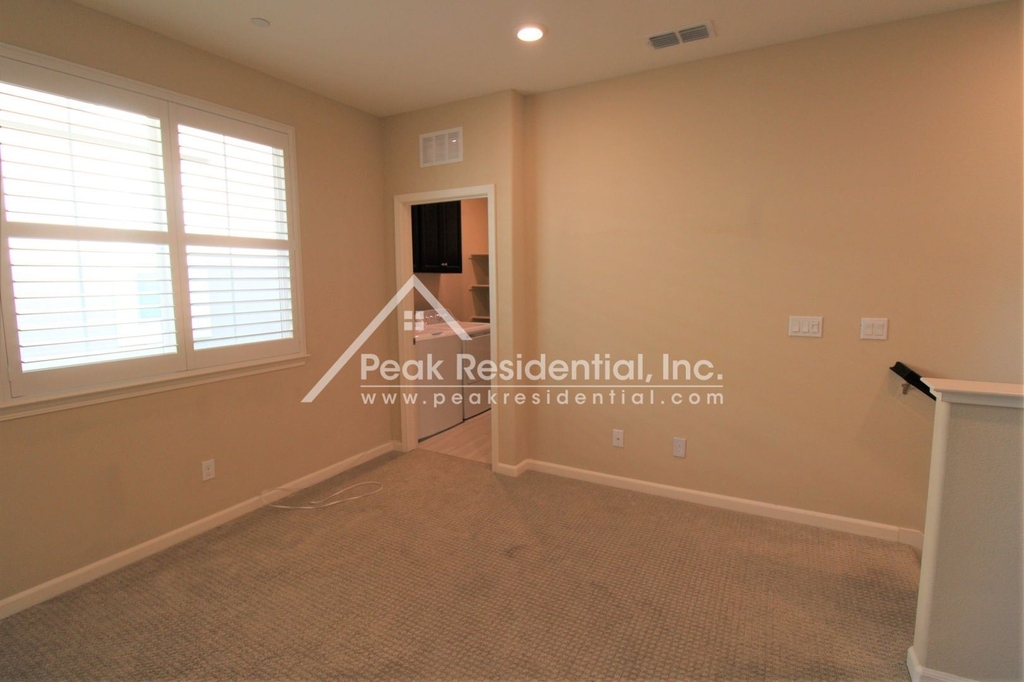 1033 Provence Village Dr - Photo 11