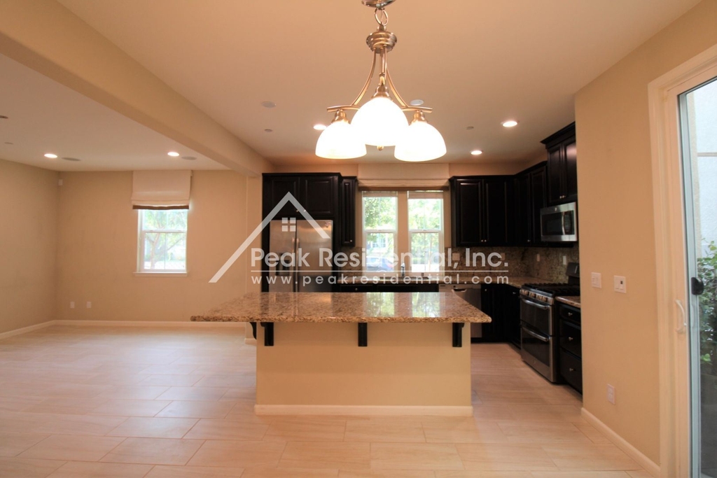 1033 Provence Village Dr - Photo 4