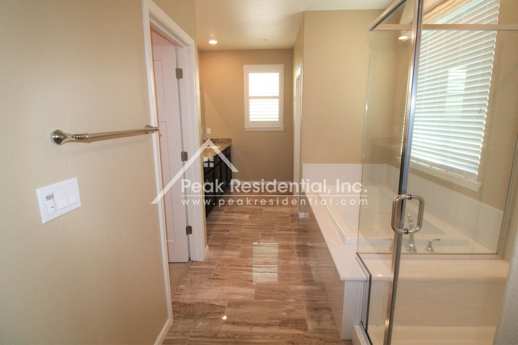 1033 Provence Village Dr - Photo 20