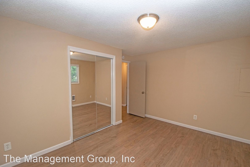 2202 E 35th Street - Photo 13