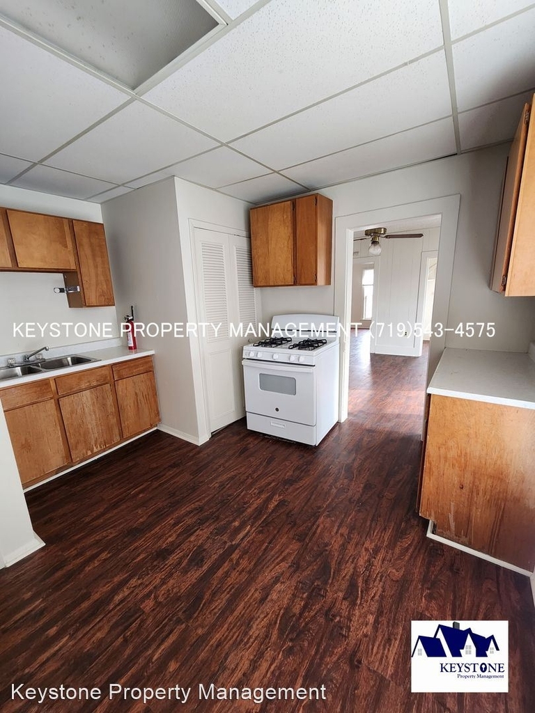 1427 Spruce Street - Photo 10