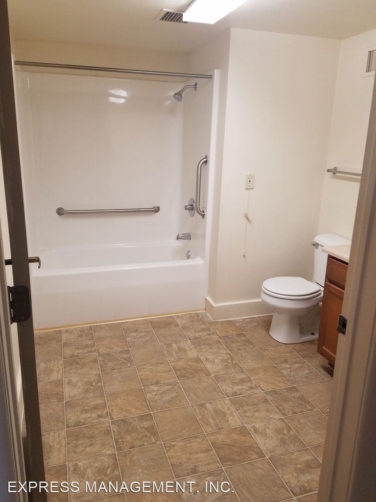 20 E. 9th Street - Photo 8