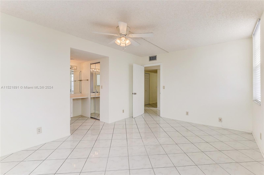 9235 Lagoon Pl - Photo 22