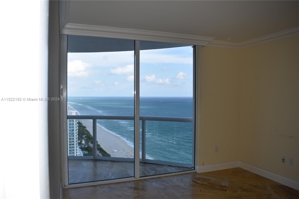 6365 Collins Ave - Photo 9