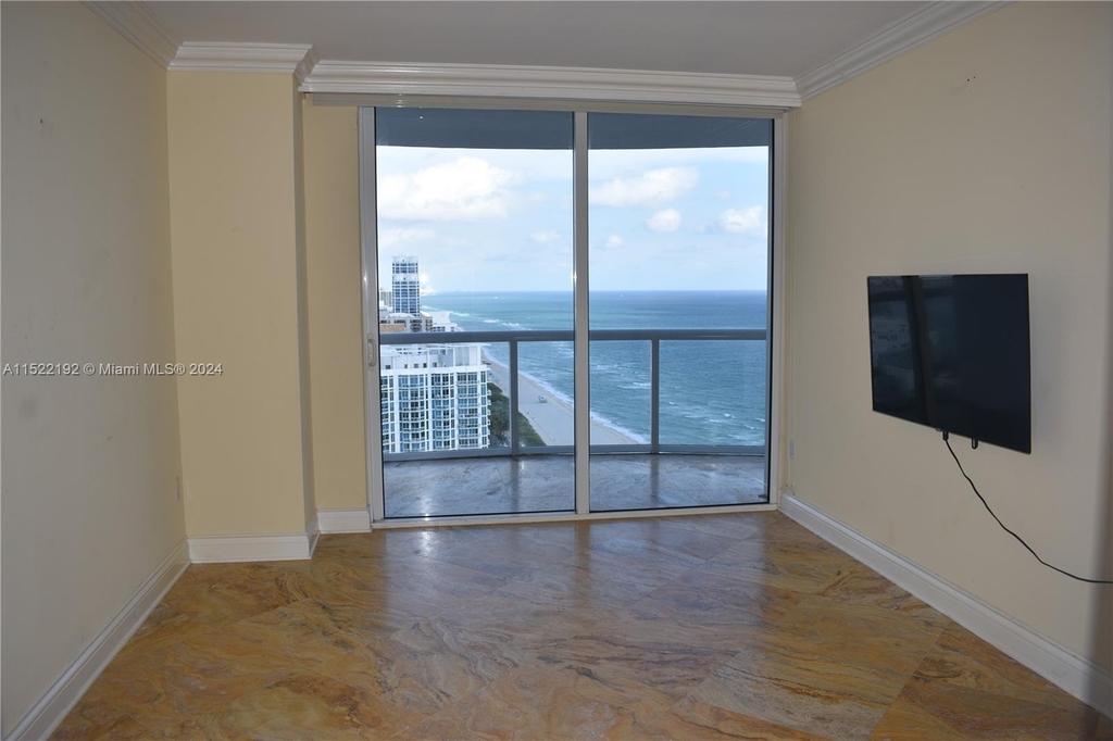 6365 Collins Ave - Photo 10