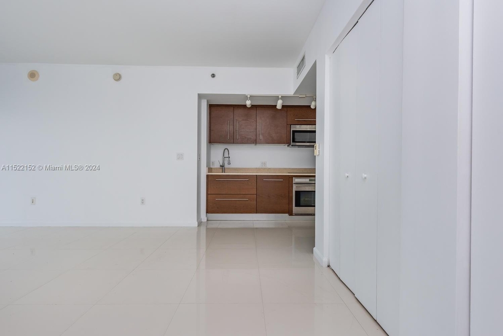 475 Brickell Ave - Photo 9