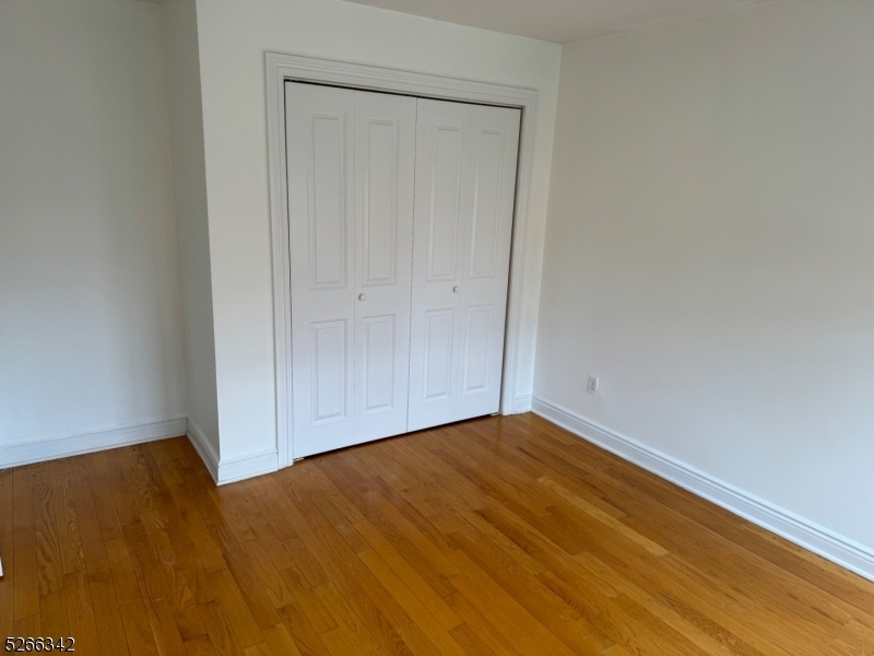 544 28th St - Photo 9