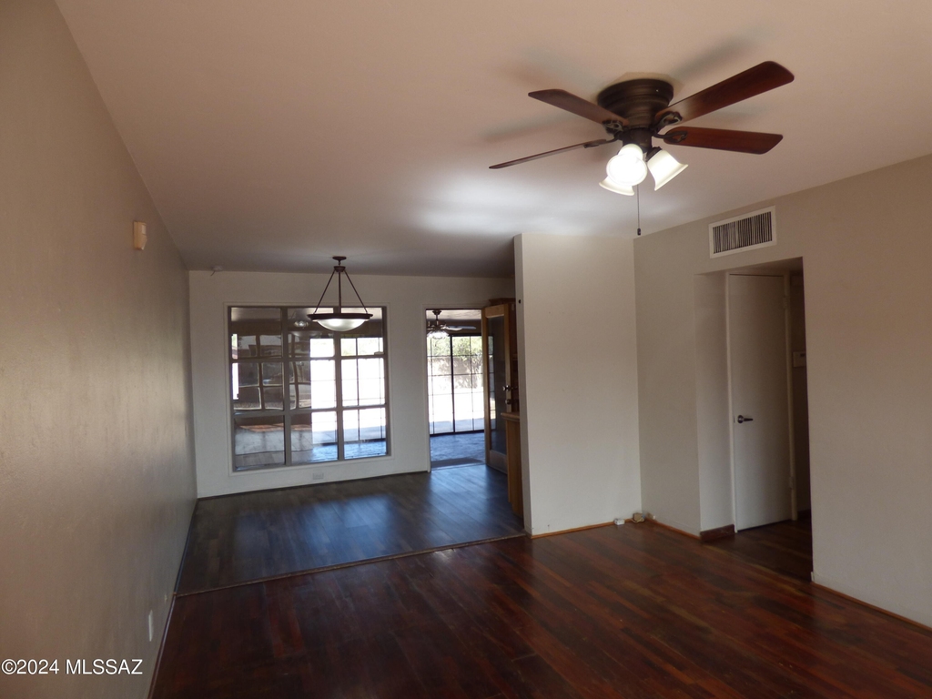 1227 E Allen Road - Photo 4