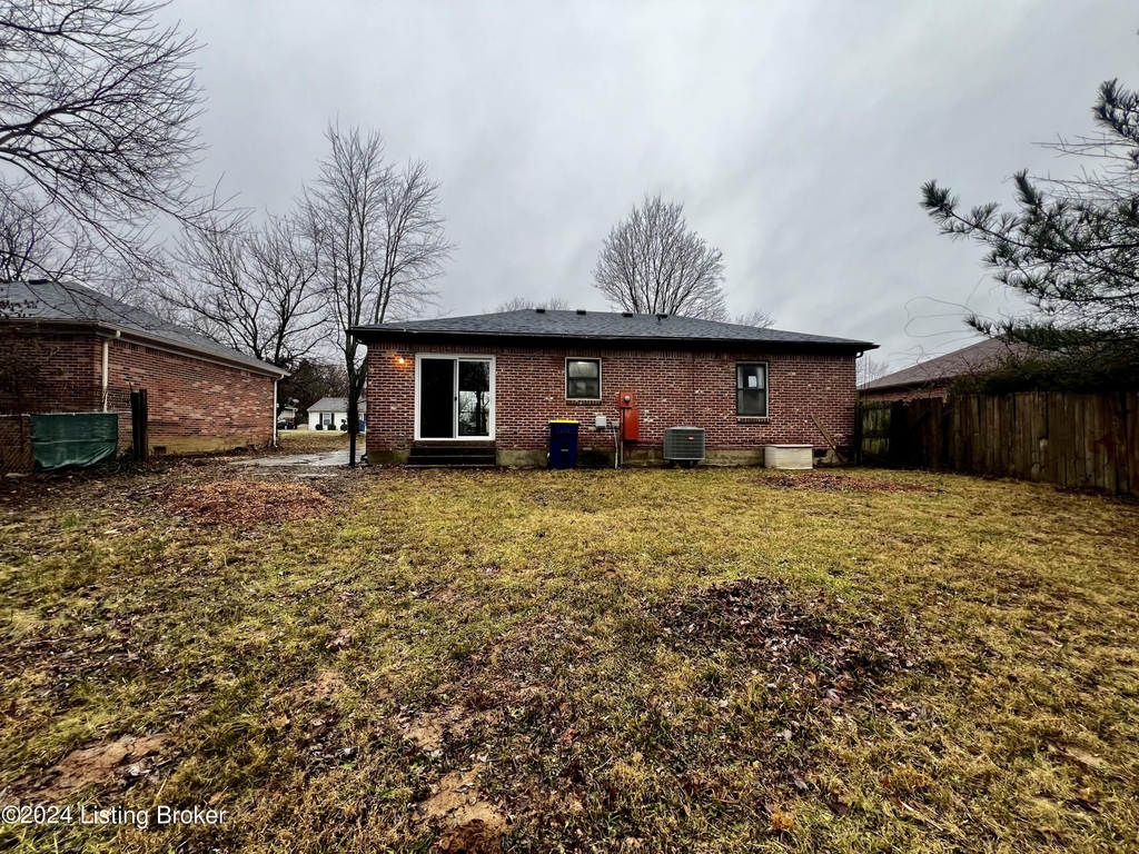 11409 Deham Dr - Photo 3