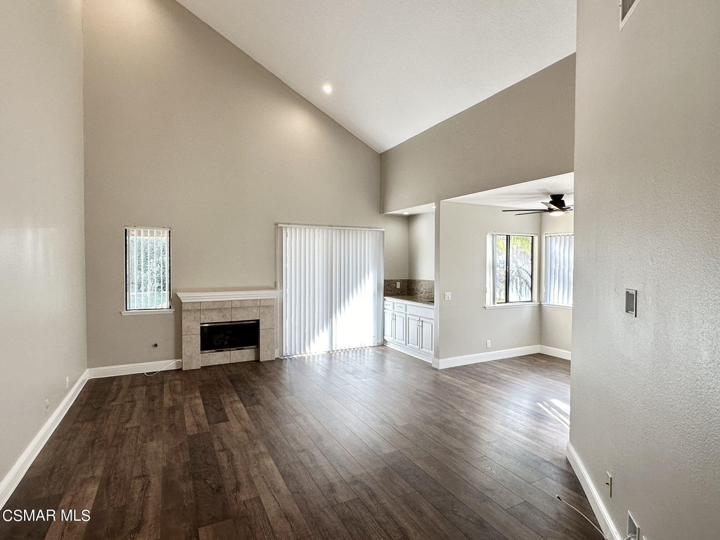 7842 Valley Flores Drive - Photo 4
