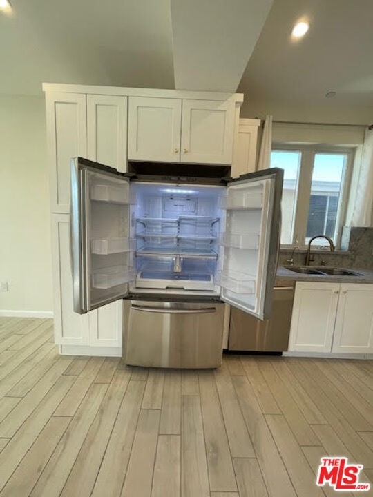 1654 Greenfield Ave - Photo 13