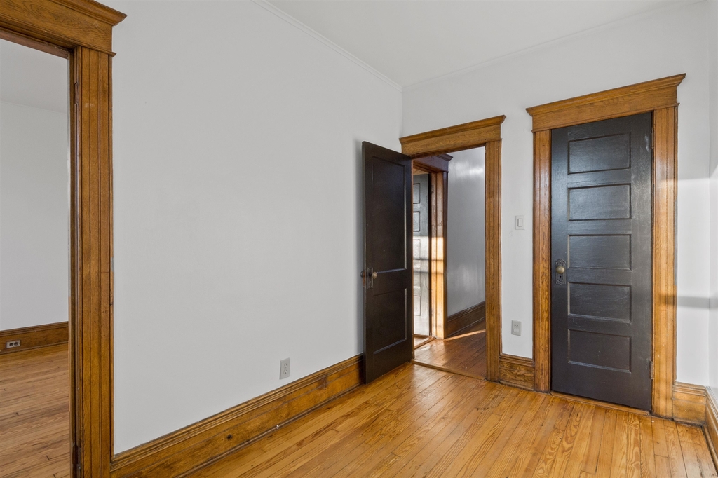 264 Woodlawn Ave - Photo 17